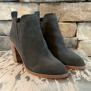 NEW DOLCE VITA Grey Anthracite Suede Simone Bootie 7.5”